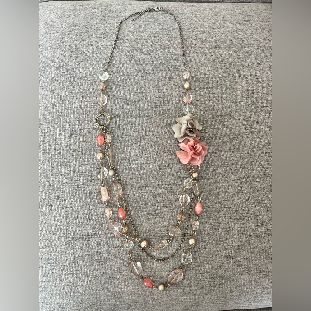 New York and Co long necklace flowers